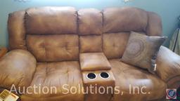 Homestretch dual reclining sofa with center console and accent pillow