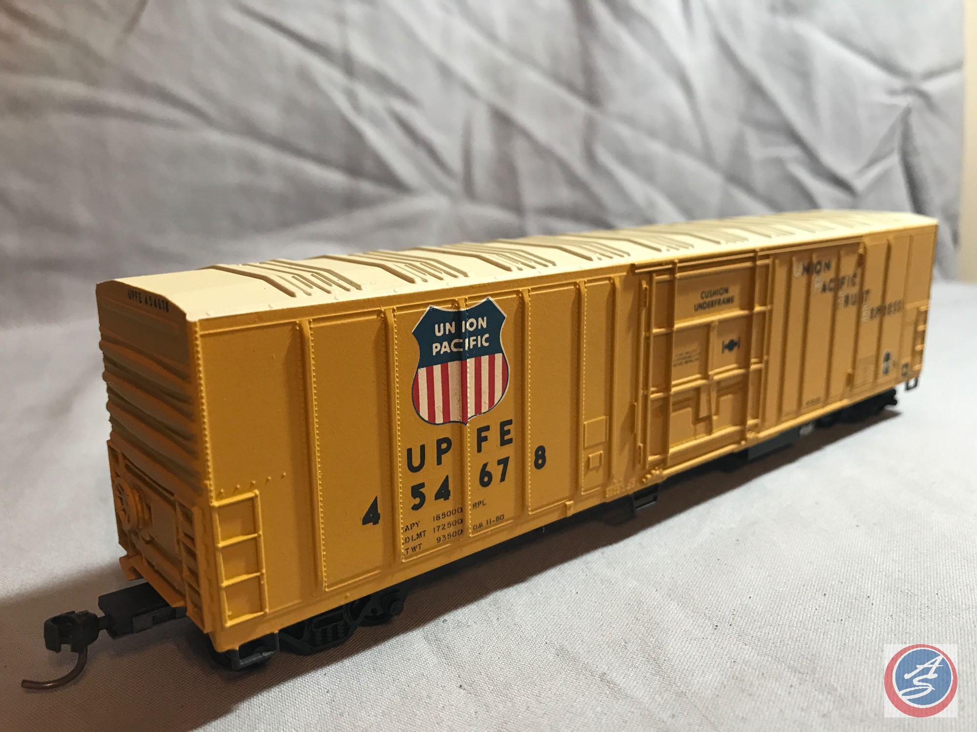 [3] Athearn HO Scale Great Plains, Missouri Pacific, Union Pacific Model Train Cars / Dummy Engines