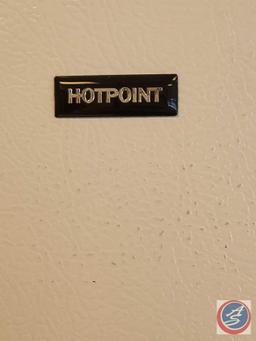 Hot Point Refrigerator (Model HTR18ABMDRWW)