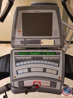FreeMotion Commercial Incline Trainer w/ 12 in. TV Display Monitor (Model FMTK7506P.0) {{SCREEN DOES