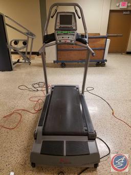 FreeMotion Commercial Incline Trainer w/ 10 in. Color Touchscreen Display (Model FMTK75009.0)