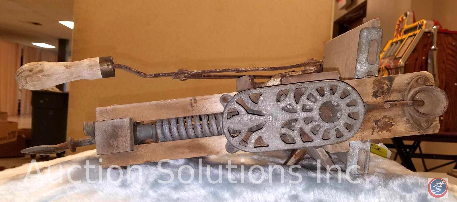 Antique Clothing Hand-Crank Wringer Marked "Steel Spiral Pressure Springs"