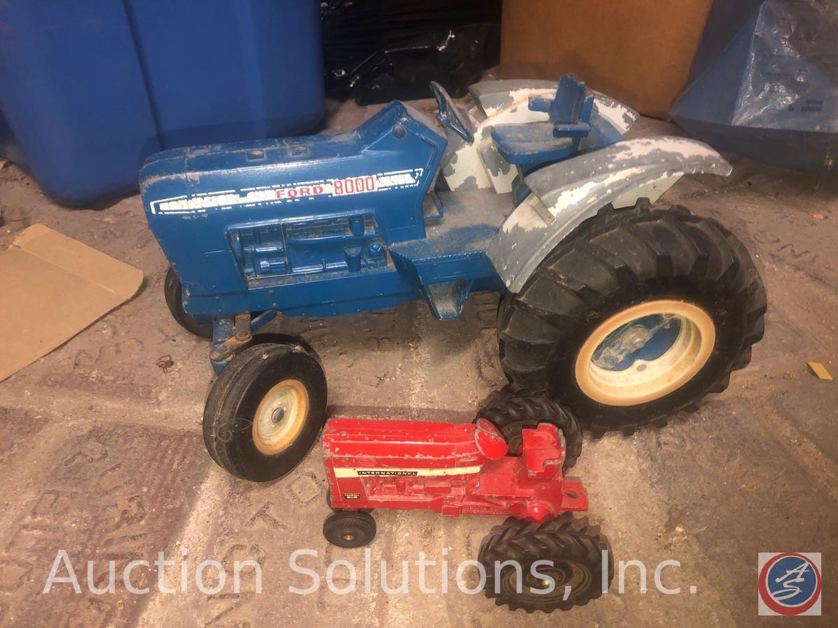 Ford 8000 Pressed Steel Tractor, international Metal Tractor, Vintage Electronic Battleship,