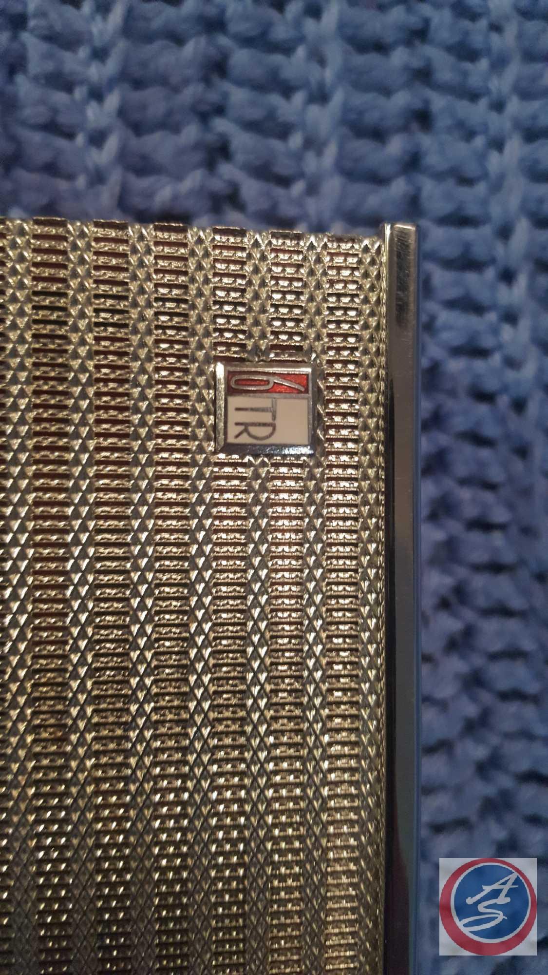 Magnavox Transistor Radio Model AM5, Channel Master Six Transistor Radio