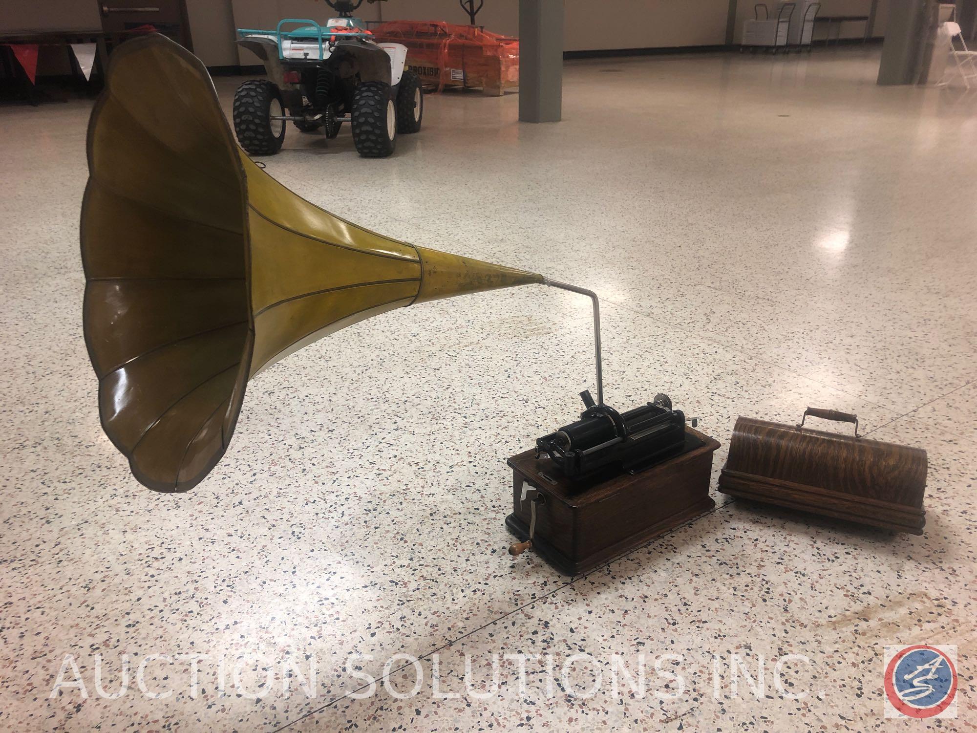 Edison Home Phonograph S/N 8207687 with Phonograph Horn by Standard Metal MFG CO. Newark, N.J.