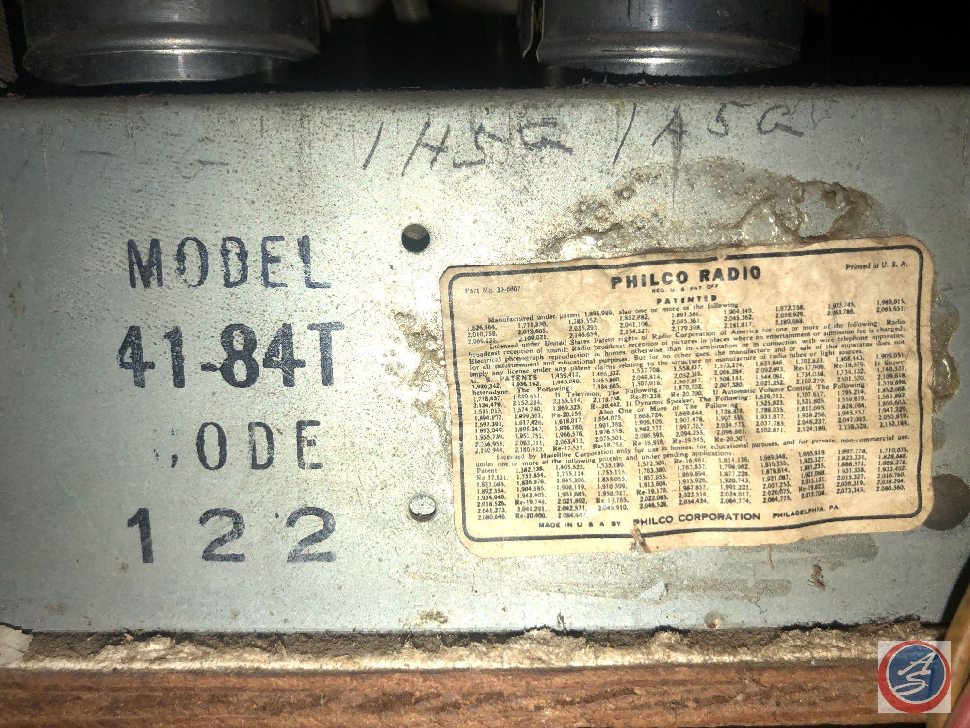Philco Portable Tube Radio Model 41-84T [[MAY HAVE WATER DAMAGE]]