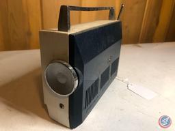 Ross Supreme 12 Transistor Radio Model No. RE-125