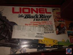 Lionel The Black River Freight Train Set, American Logs, Radio Town and Country Wagon, Fourth of