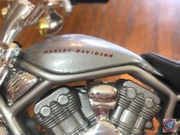 Maisto 1:18 Scale Die Cast Replica Un-Mounted Silver Harley Davidson