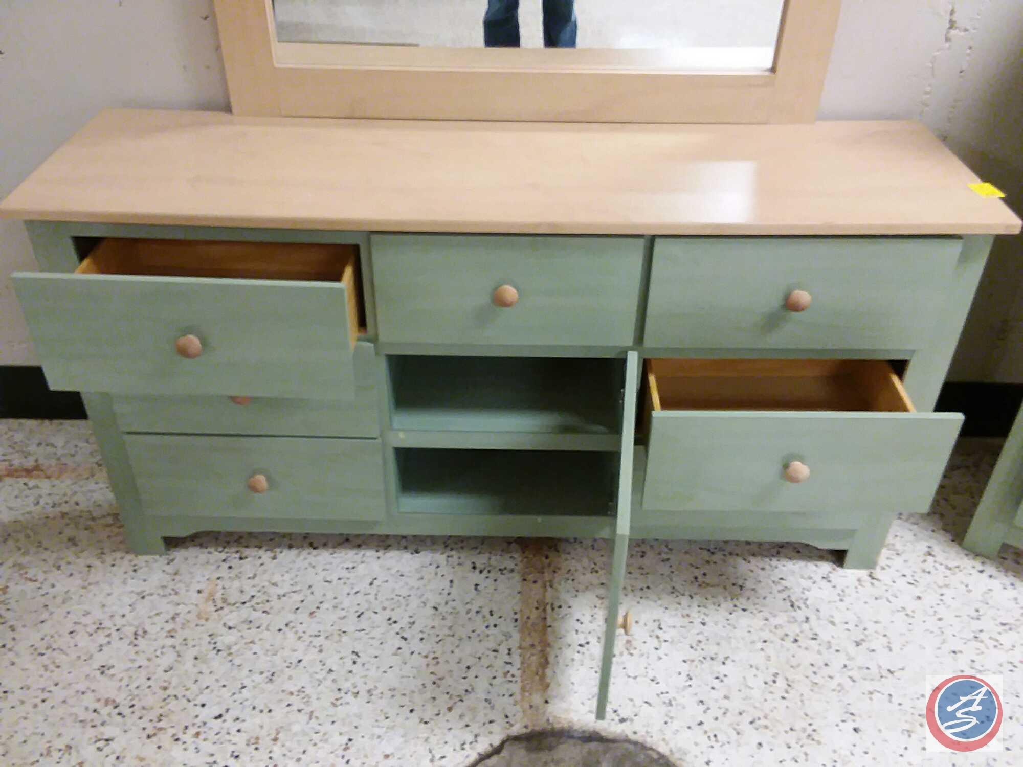 {{3X$BID}} Hart Furniture Dresser w/ Mirror 60" x 17" x 30 1/2", Mirror Measures 42 1/2" x 44",