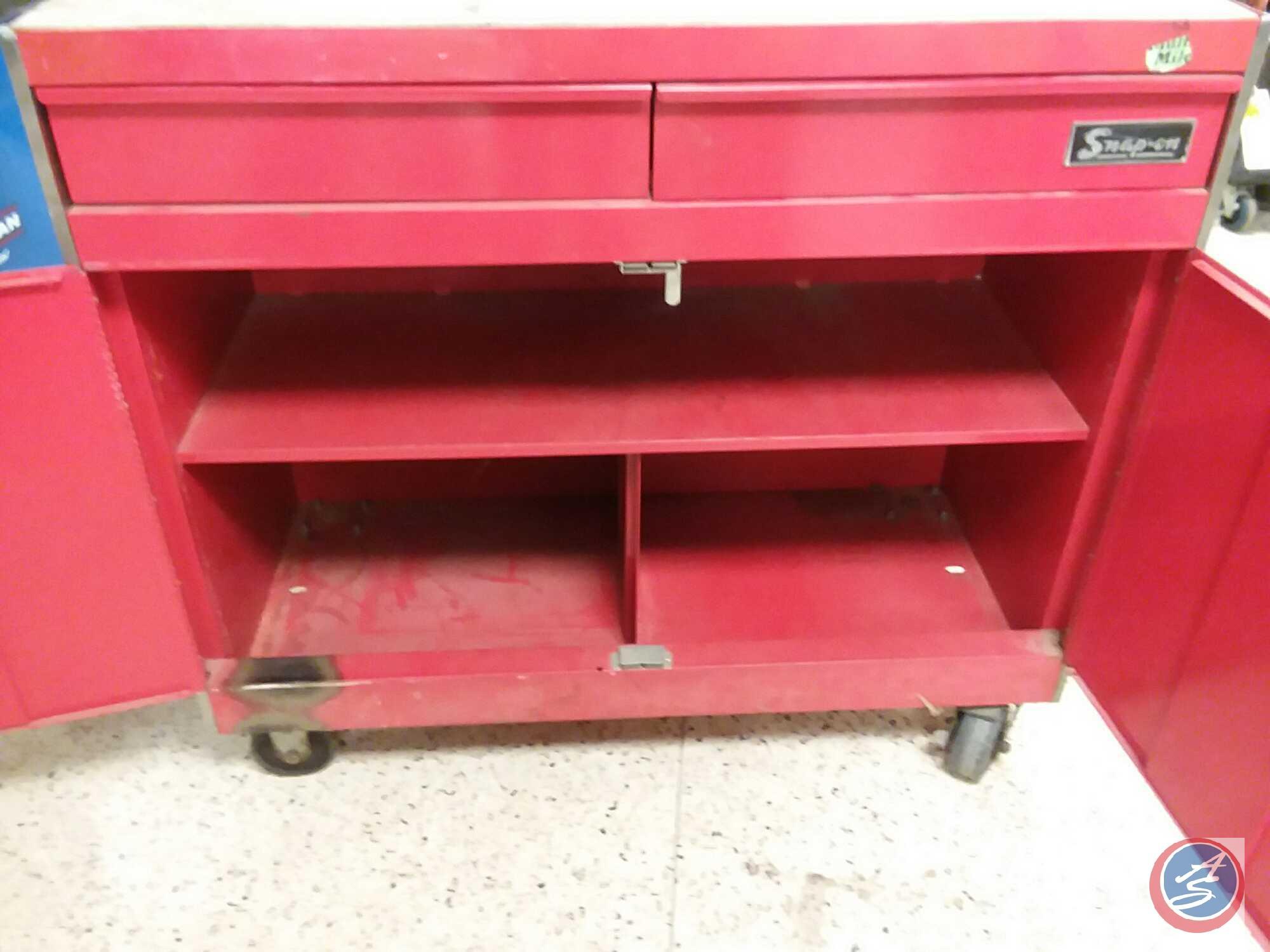 Snap-On Rolling Tool / Parts Cabinet - 2 Drawer / 2 Shelf