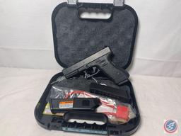 Glock Model 22 40 S & W Pistol Semi-Auto law Enforcement Issue with 3 Mags and loader in Factory