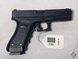 Glock Model 22 40 S & W Pistol Semi-Auto law Enforcement Issue with 3 Mags and loader in Factory