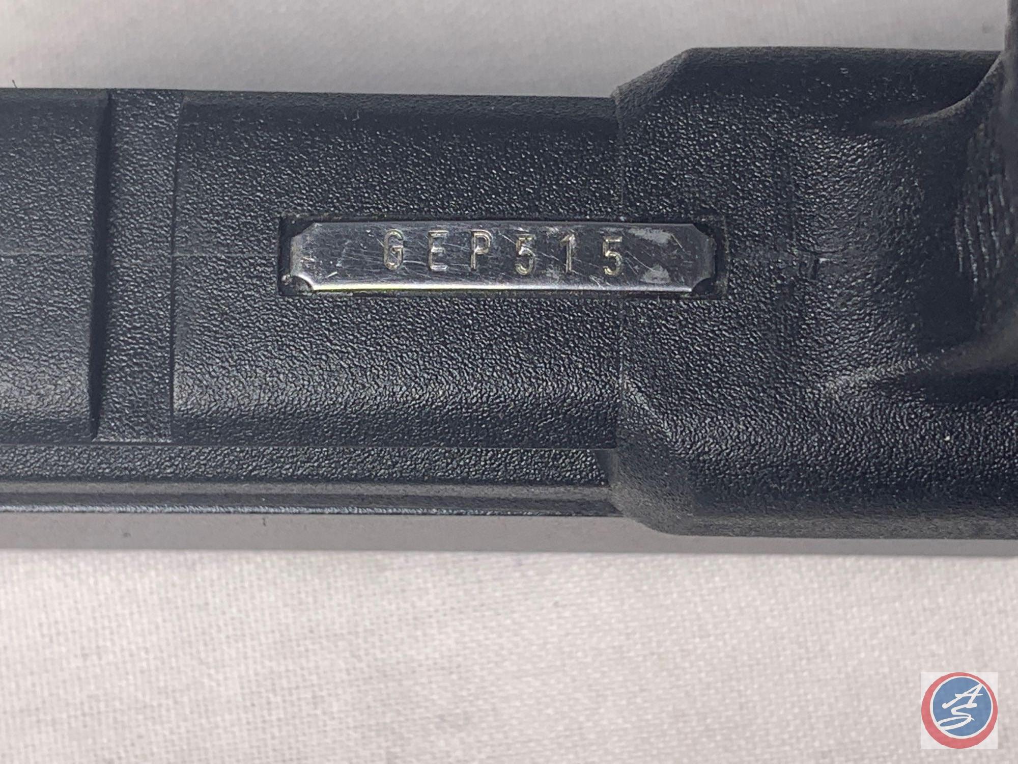 Glock Model 22 40 S & W Pistol Semi-Auto law Enforcement Issue with 3 Mags in Factory Box. in good