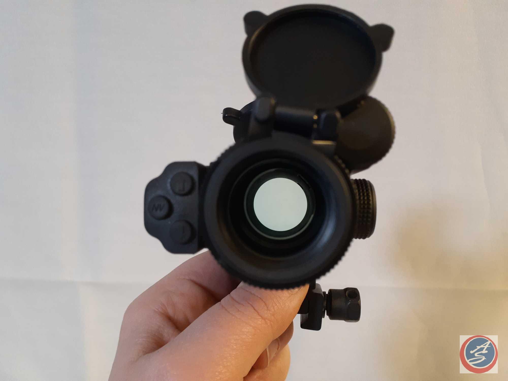 Vortex Strikefire SF-BR-AR15 Red Dot System, Magnifier Lens, Mount, Box