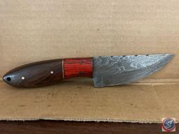 Hand Forged Damascus Hunter's Knife. Measure's (7 3/4")...