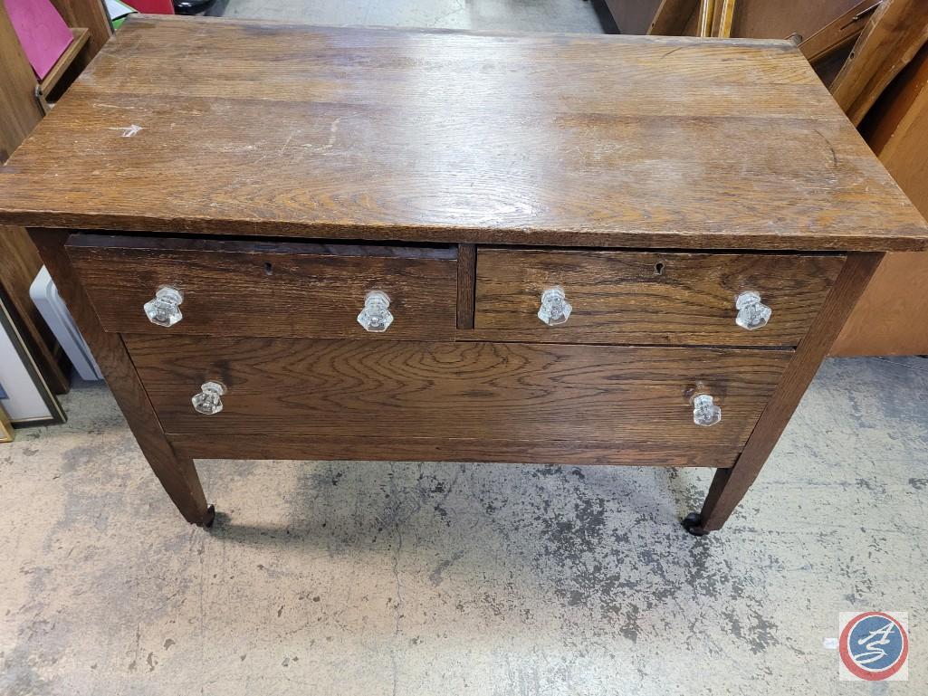 Vintage 3 drawer Dresser