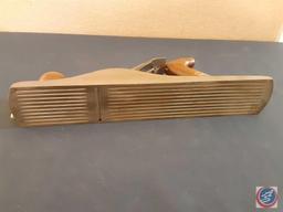 (1) Vintage Stanley Bailey #5 Plane - Corrugated Type 13 1925 - 1928 , (1) Vintage Stanley #5 Plane,