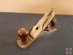 (1) Vintage Stanley #4 Plane Type 16 1933-1941, (1) Vintage Metal Products Co. Inc. Westhaven,