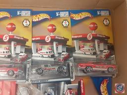 (5) Hot Wheels Snap-On Cars, (1) Key Chain, (1) snap-on screw driver, (1) ruler.