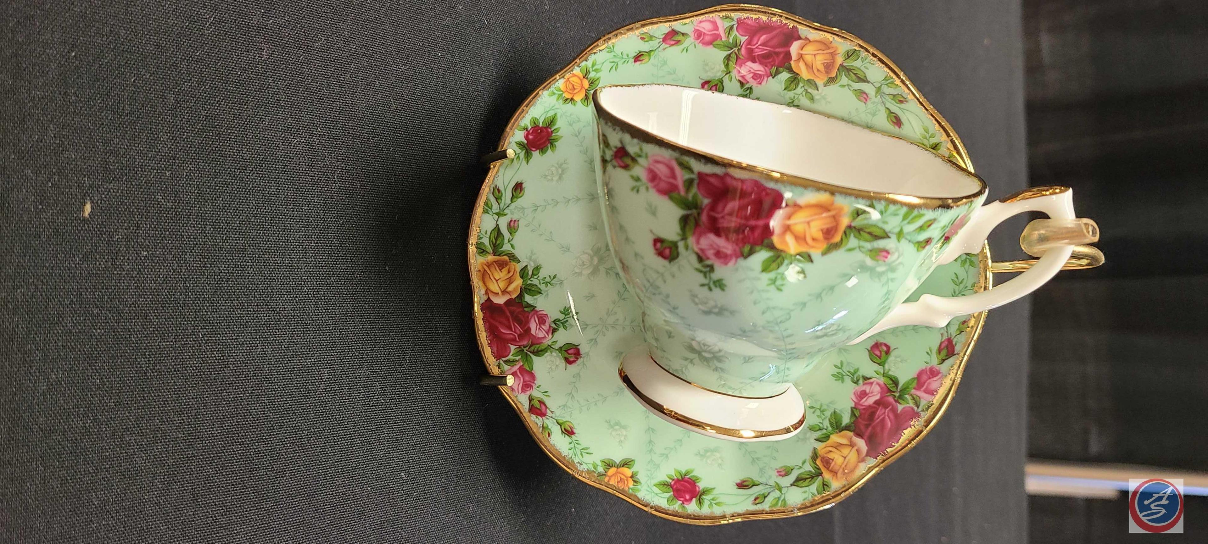 (1) Flat of assorted Items: (1) Old Country Roses Peppermint Damask royal Albert Bone China Tea Cup