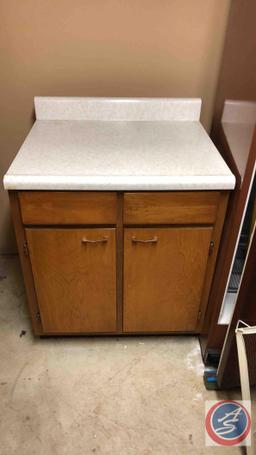 2 door wood cabinet, 1 drawer.