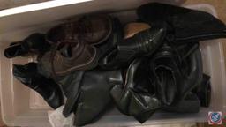 tote of 7.5 variety of shoes and boots,Wooden inserts to keep shoes nice wood rite brand.