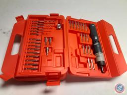 Black & Decker 9072 Cordless 2.4 Volt Screw Driver.