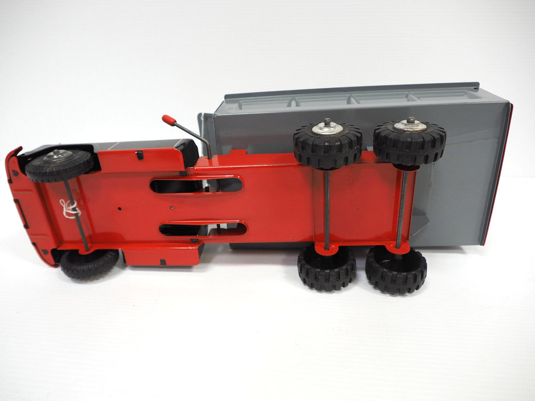 Lumar Hydraulic dump truck