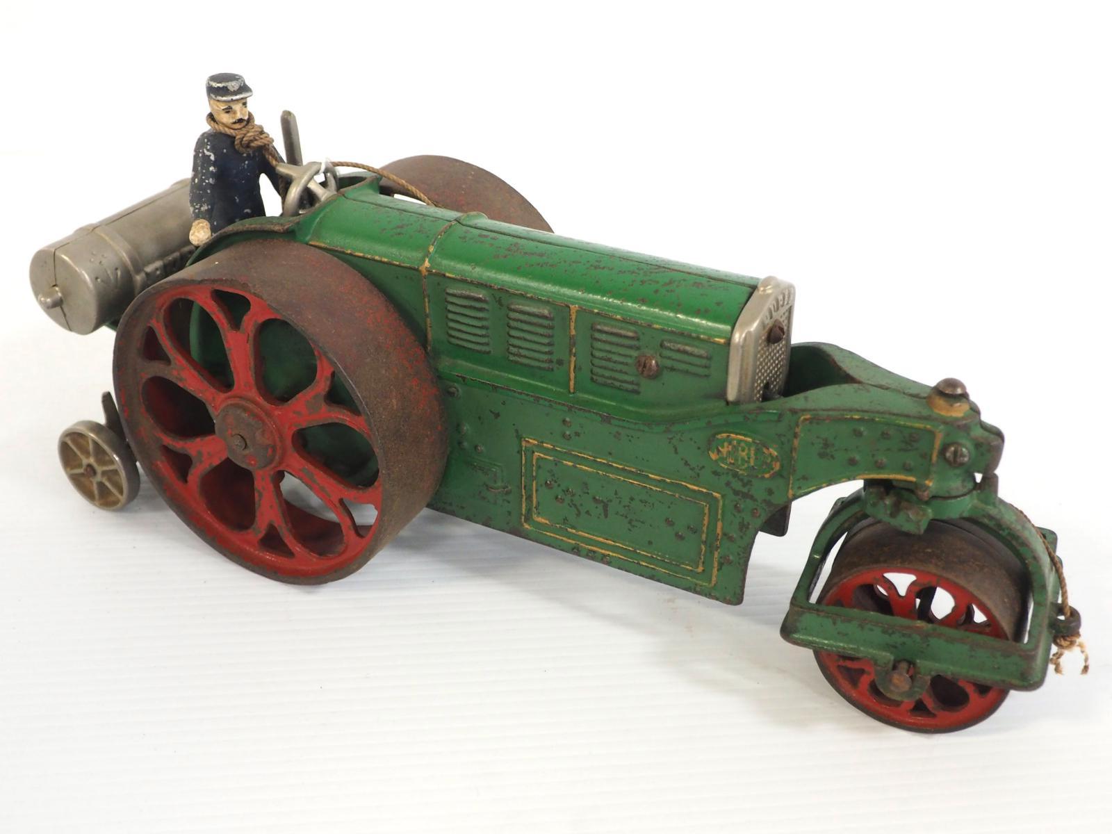 Hubley Huber tractor roller