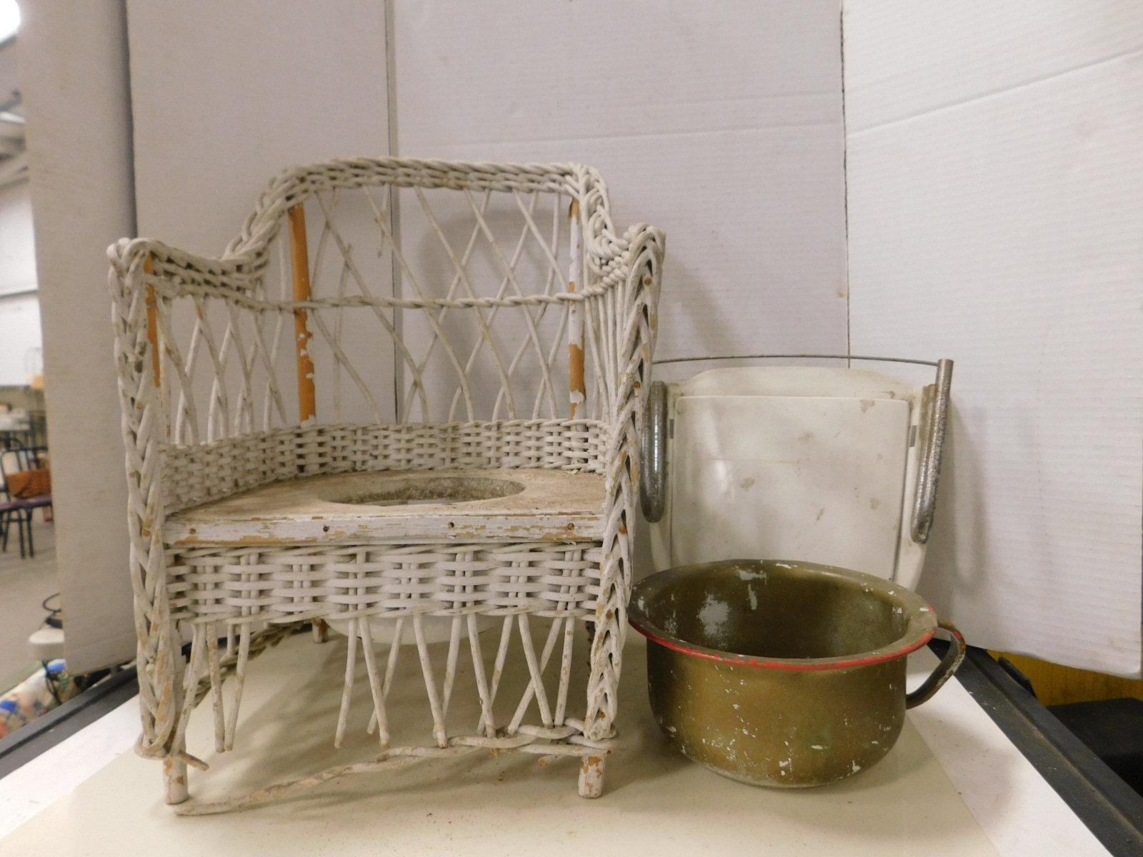 VINTAGE ENAMEL POT & BABY SEAT