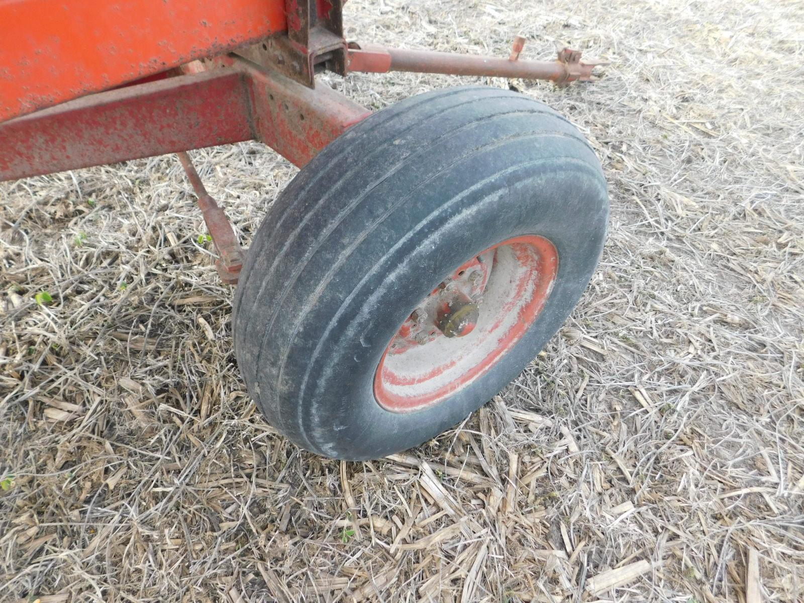 FICKLIN 250 BU GRAVITY WAGON ON HEIDER GEAR