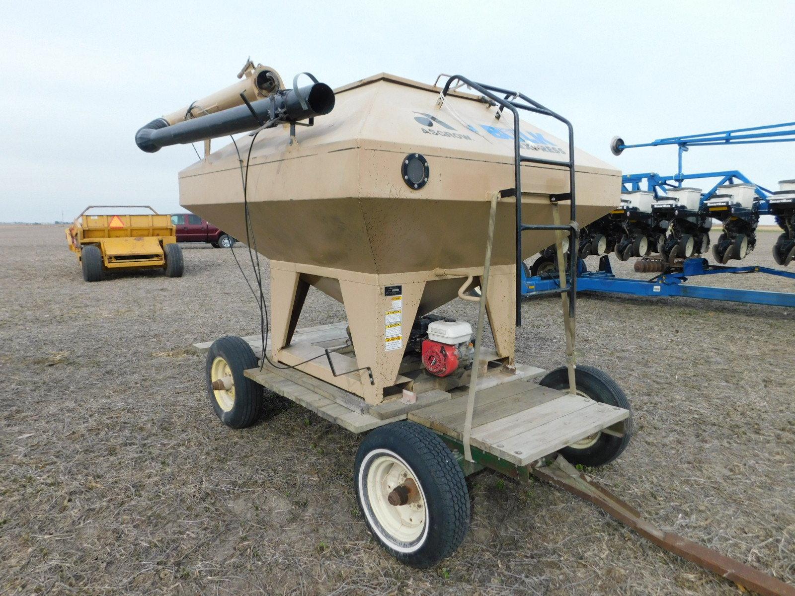 FRIESEN BULK EXPRESS 110 BU SEED TENDER W/ 5.5HP HONDA GAS ENGINE