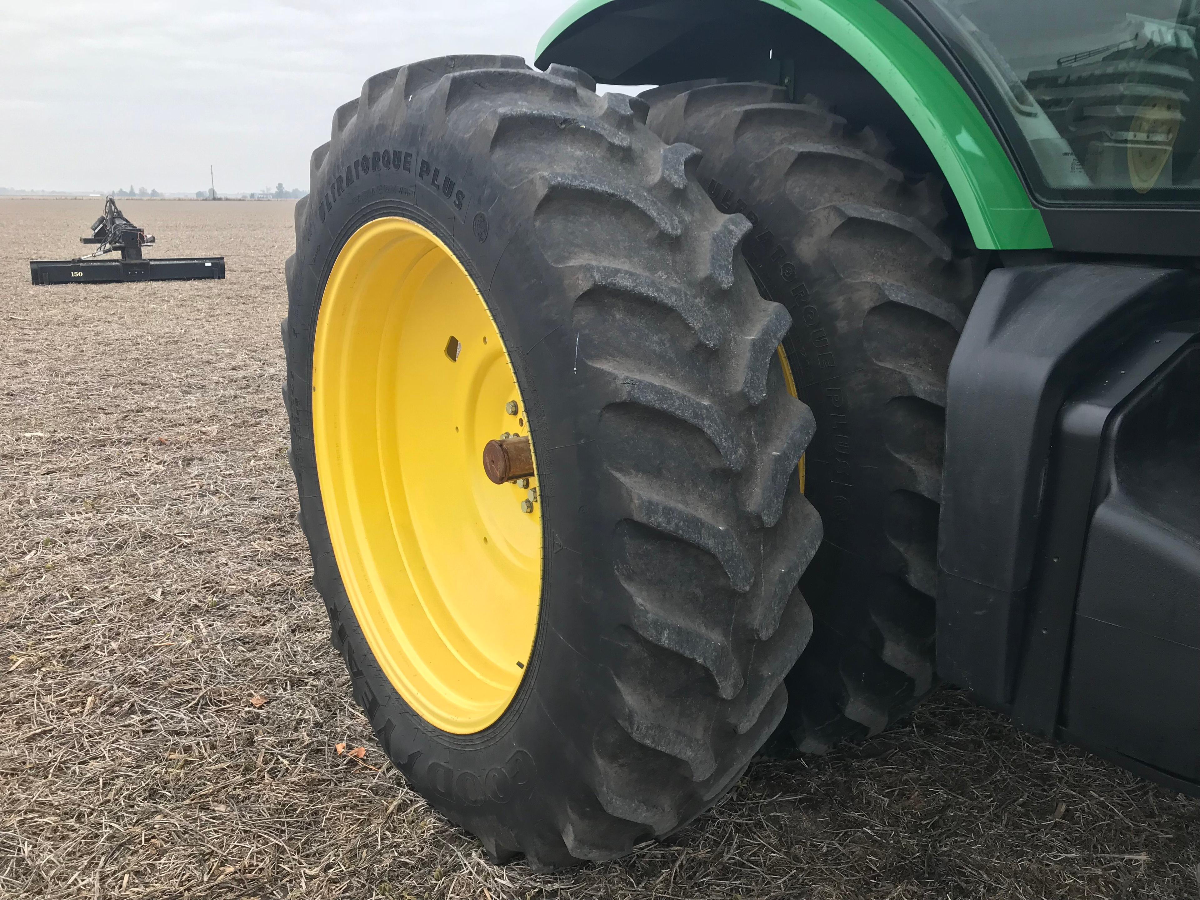 2012 JOHN DEERE 8235R MFWD TRACTOR W/ 1028 ACTUAL HOURS