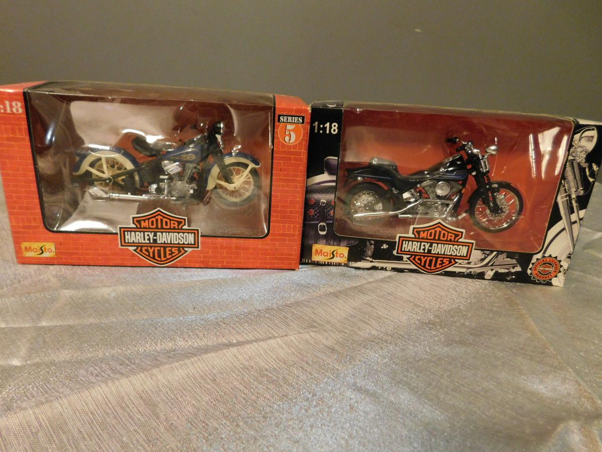 (2) 1/18 MAISTO HARLEY DAVIDSON MOTORCYCLES NIB