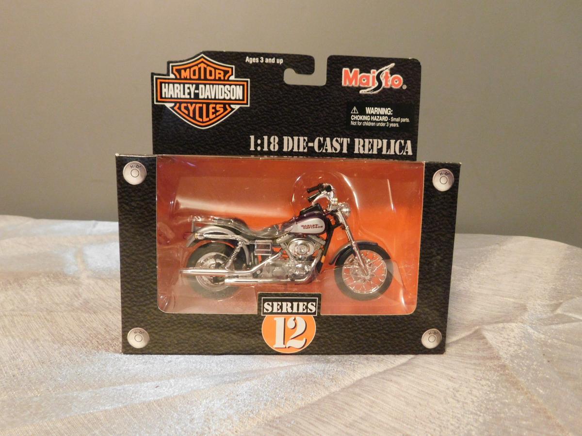 1/18 MAISTO HARLEY DAVIDSON MOTORCYCLE NIB