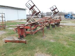 MINNEAPOLIS MOLINE 6BTM SEMI MOUNTED PLOW