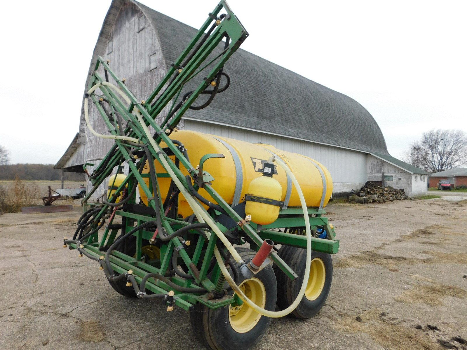 TOP-AIR 500 GAL TANDEM AXLE SPRAYER W/ 40FT BOOM