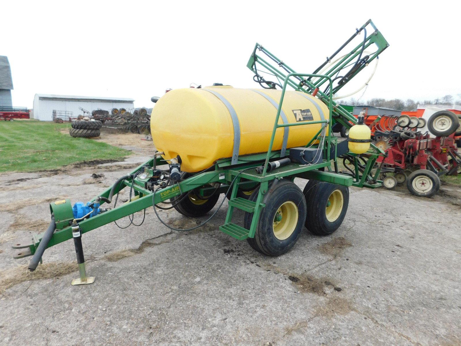 TOP-AIR 500 GAL TANDEM AXLE SPRAYER W/ 40FT BOOM