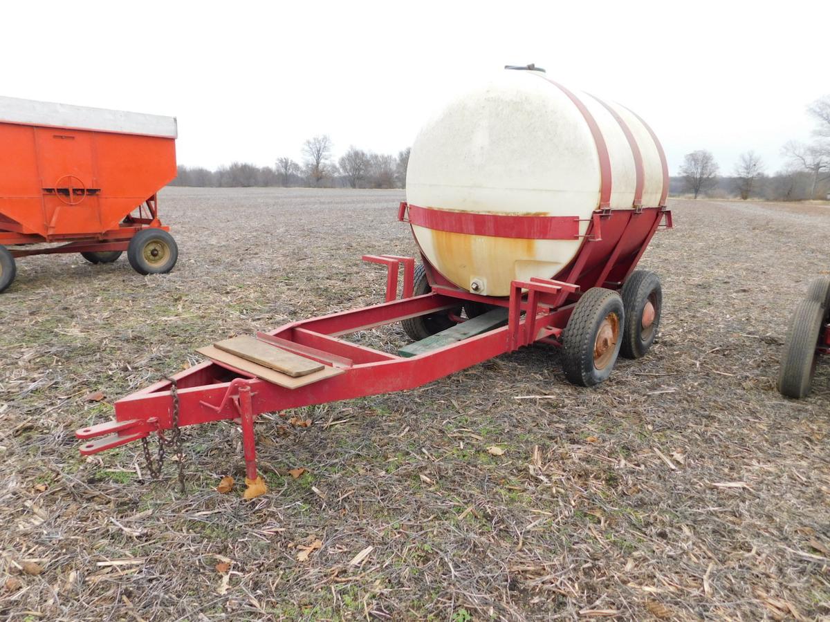 1000 GAL POLY TANK ON TANDEM AXLE TRAILER