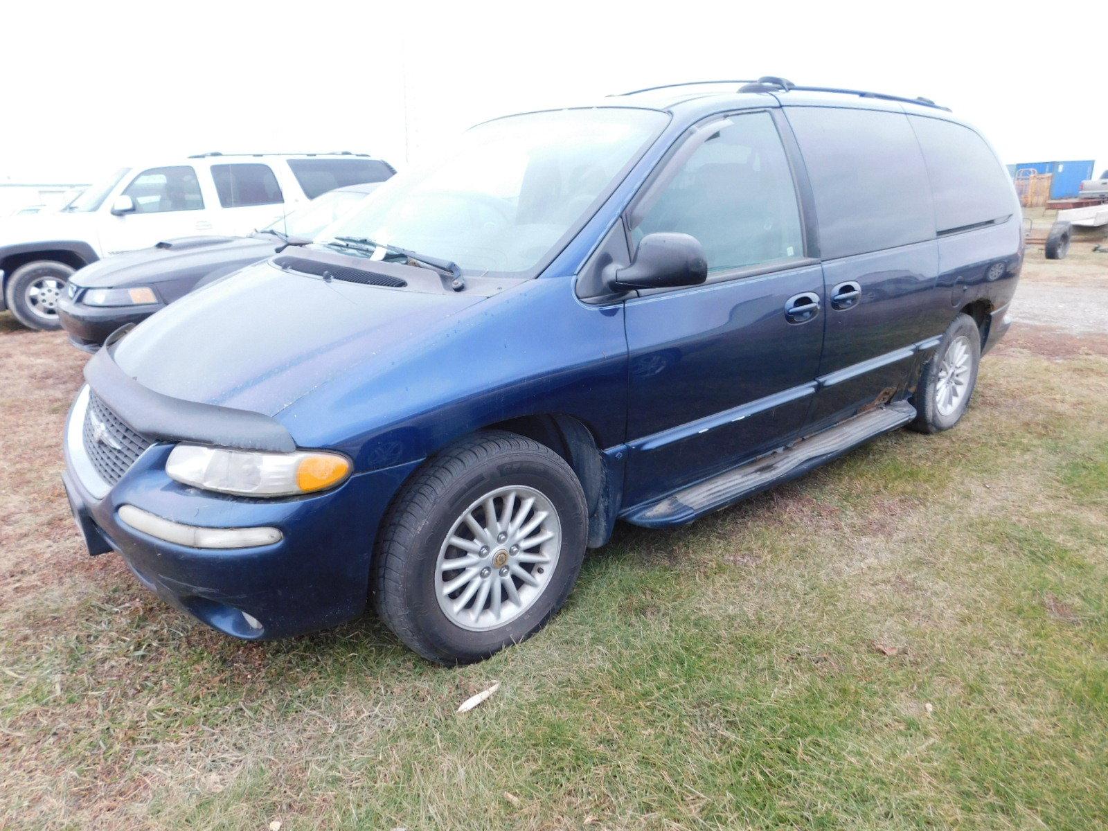 2000 CHRYSLER TOWN & COUNTRY MINI VAN