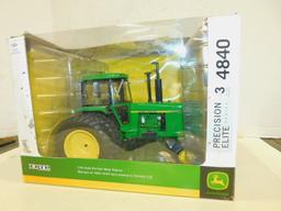 ERTL PRECISION ELITE 1/16 JOHN DEERE 4840 W/ BOX