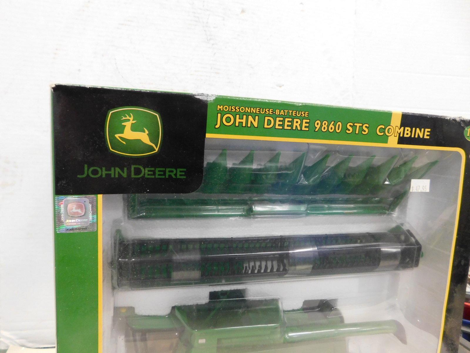 ERTL 1/32 JOHN DEERE 9860 CTS COMBINE W/ BOX