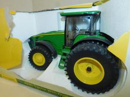 ERTL 1/16 DEALER EDITION JOHN DEERE 8330 MFWD W/ BOX