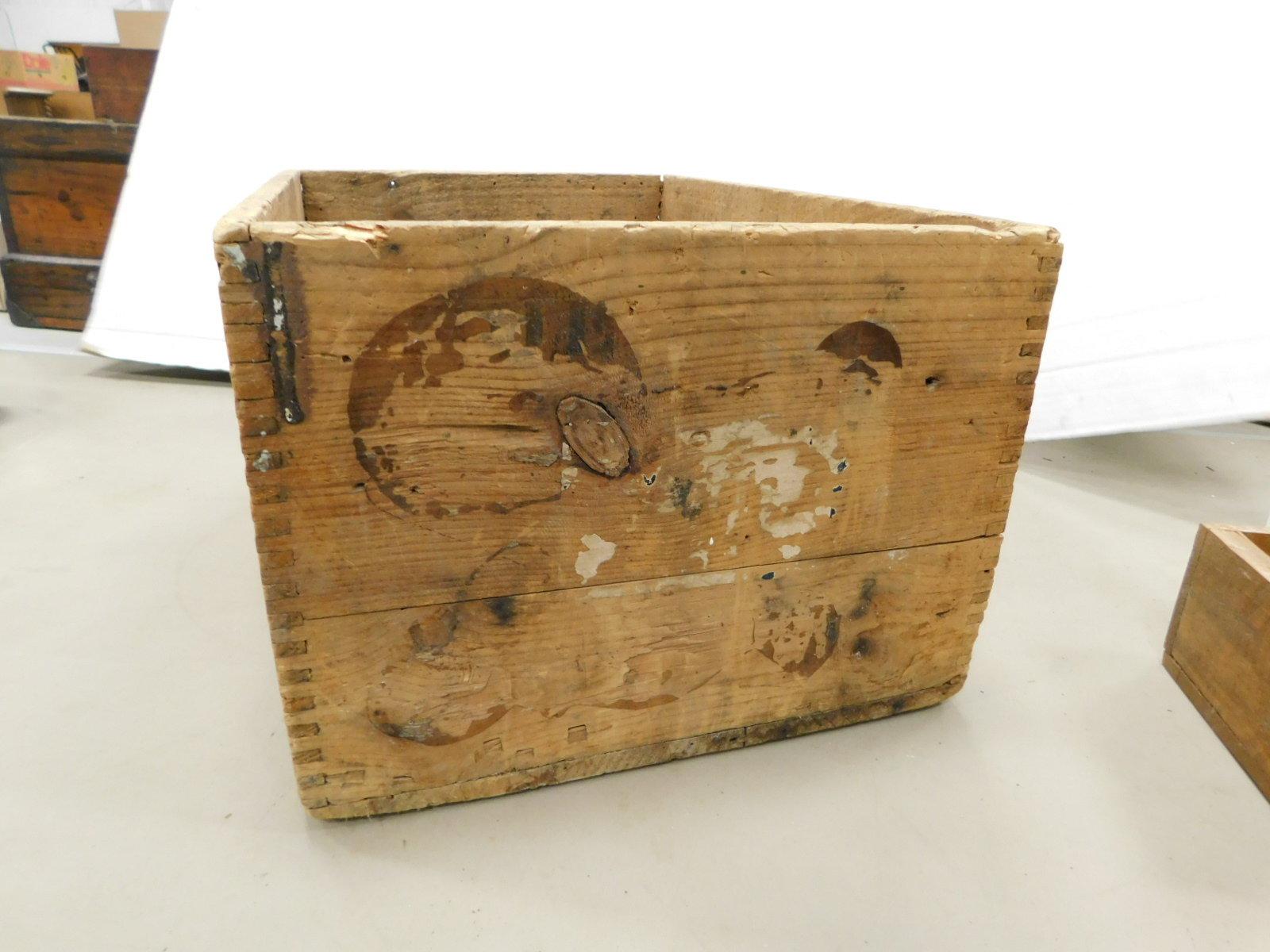 "THE DODGE CHEMICAL CO. DOVETAILED WOODEN CRATE