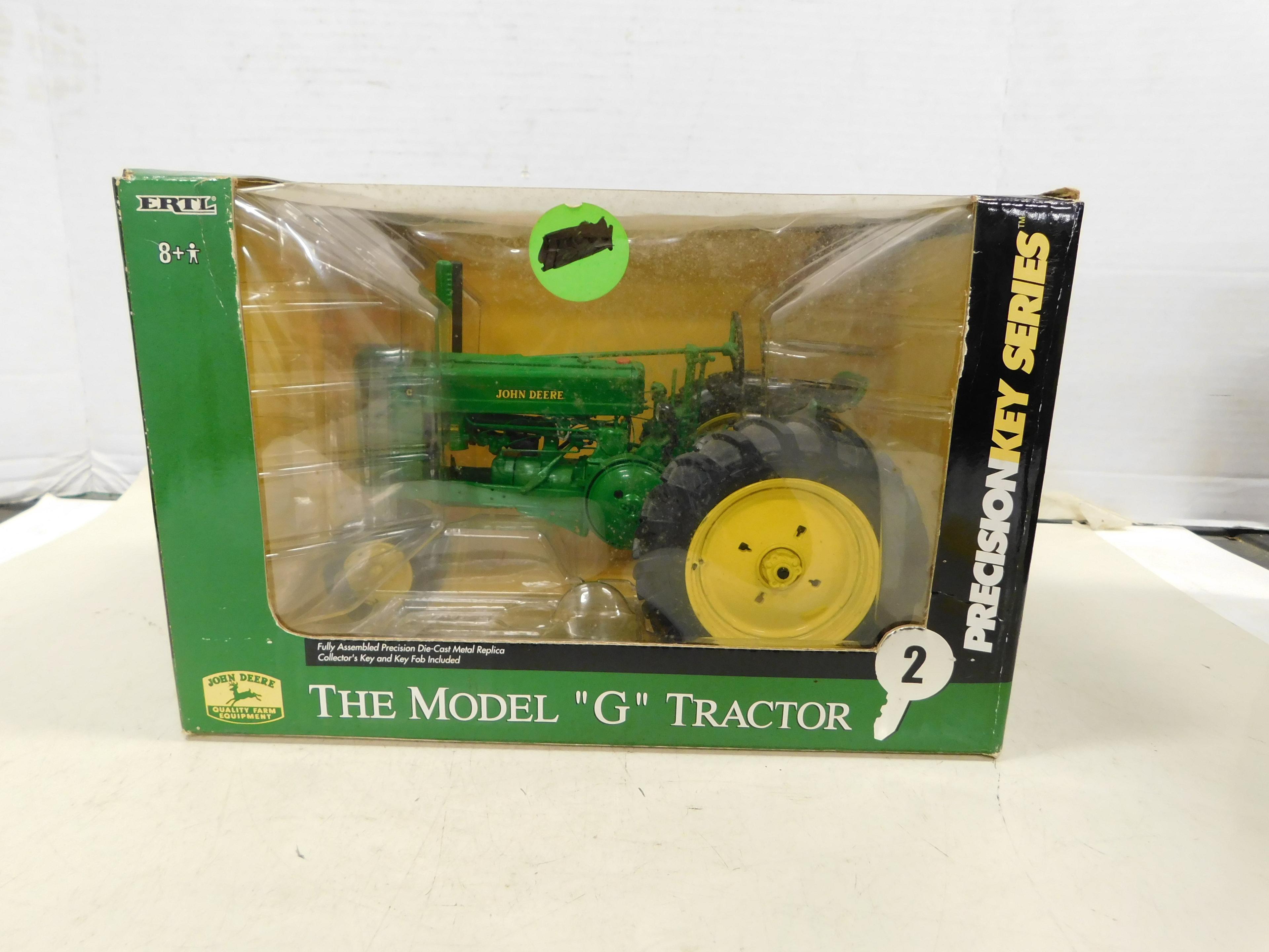 ERTL PRECISION KEY SERIES 1/16 JOHN DEERE MODEL "G" TRACTOR W/ BOX