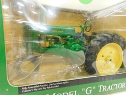 ERTL PRECISION KEY SERIES 1/16 JOHN DEERE MODEL "G" TRACTOR W/ BOX