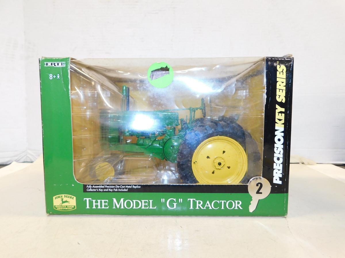 ERTL PRECISION KEY SERIES 1/16 JOHN DEERE MODEL "G" TRACTOR W/ BOX