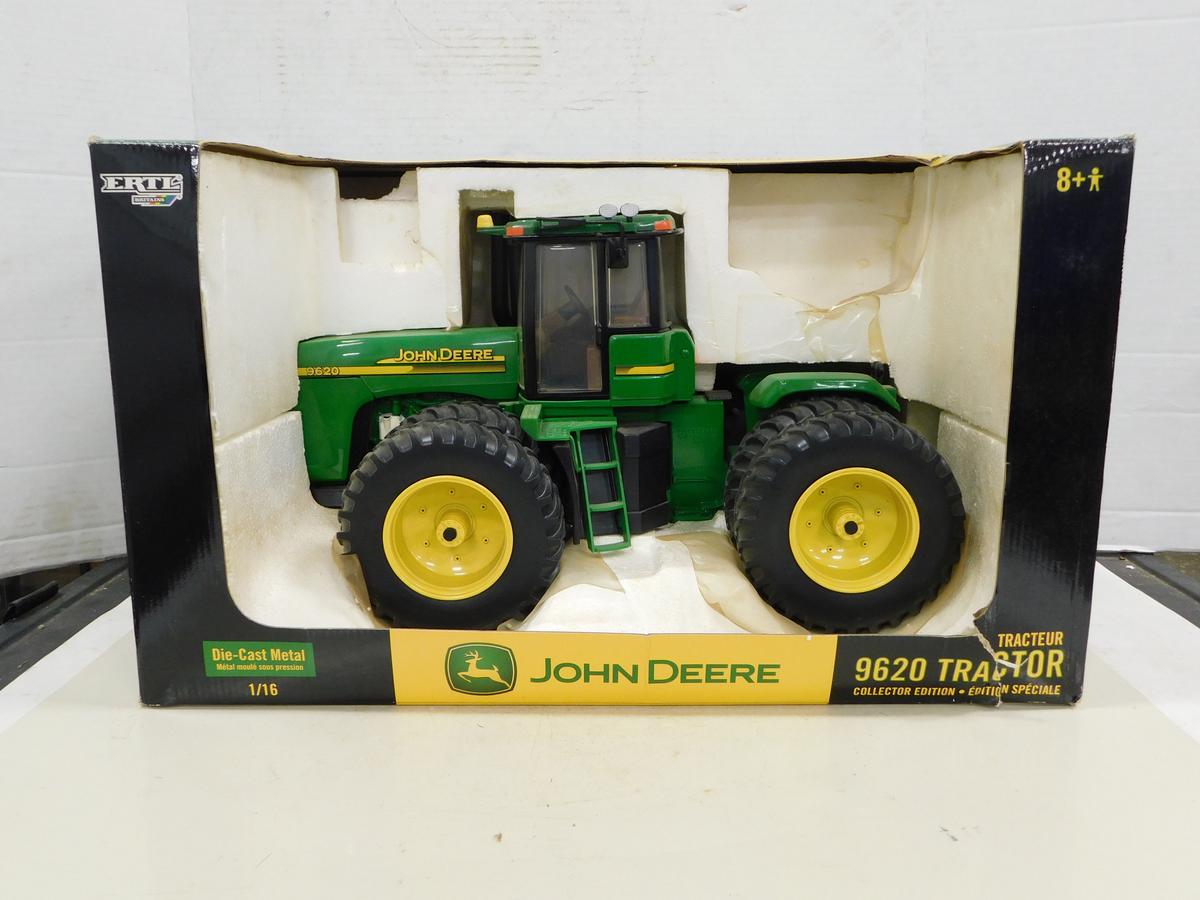 ERTL 1/16 JOHN DEERE 9620 4X4 TRACTOR W/ BOX