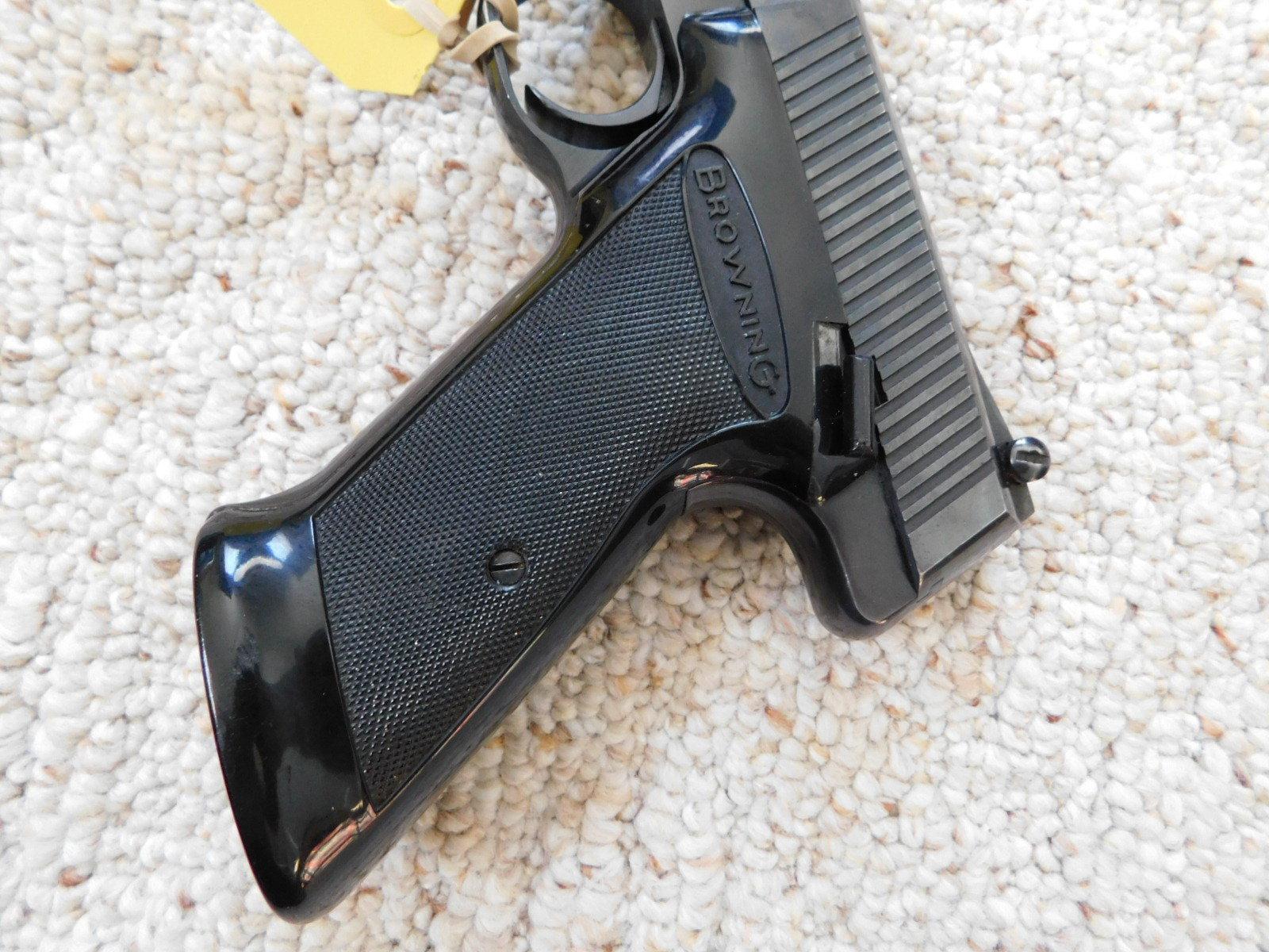 BROWNING CHALLENGER .22 LR CAL AUTO PISTOL W/ LEATHER HOLSTER